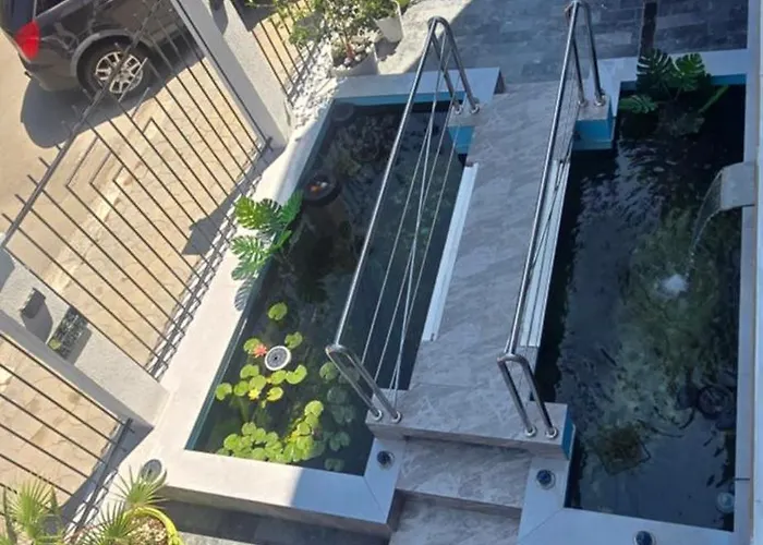 Blue Lagoon Гостевой дом 3*